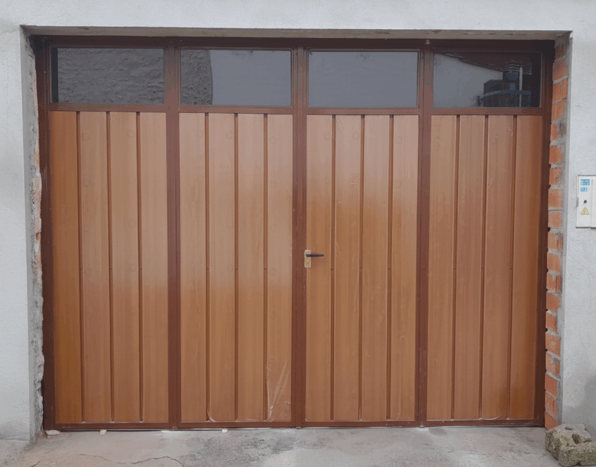 puerta seccional metálica